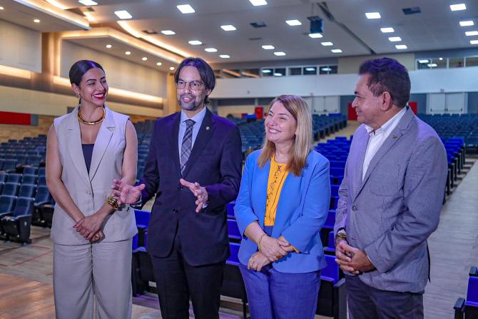Iracema Vale e presidente da Unale alinham realização do I Seminário Nacional de Legisladoras Iracema Vale e presidente da Unale alinham realização do I Seminário Nacional de Legisladoras