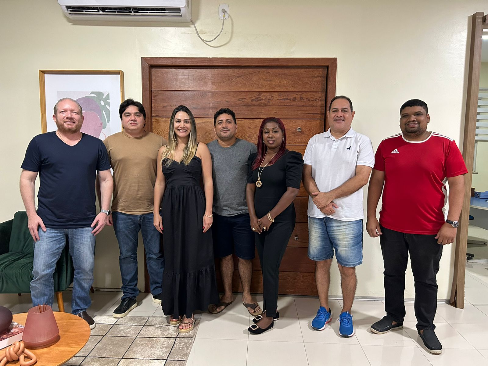 Em reunião, Ana Paula Lobato pede apoio do PT para disputar Prefeitura de Pinheiro Em reunião, Ana Paula Lobato pede apoio do PT para disputar Prefeitura de Pinheiro