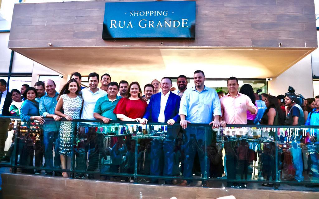 Rodrigo Lago participa da inauguração do Shopping Rua Grande em São Luís Rodrigo Lago participa da inauguração do Shopping Rua Grande em São Luís