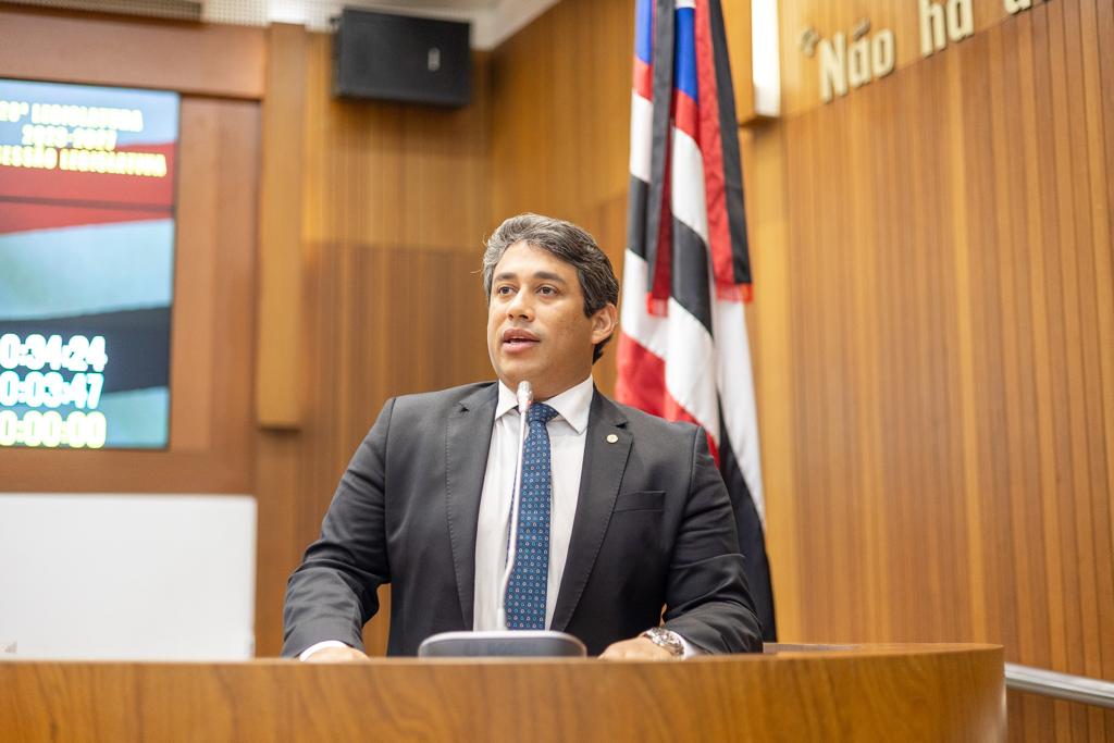 Osmar Filho propõe utilização de asfalto ecológico nas obras de pavimentação e recuperação de vias públicas Osmar Filho propõe utilização de asfalto ecológico nas obras de pavimentação e recuperação de vias públicas
