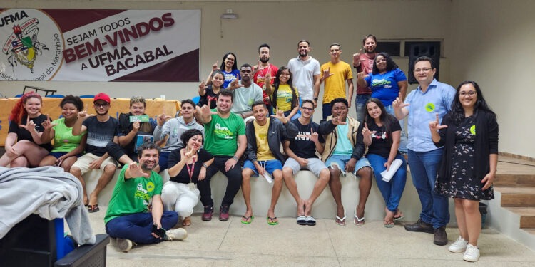 Preferido entre técnicas, técnicos, docentes e estudantes, Leonardo Soares consolida favoritismo para vencer eleição de vice-reitor na UFMA Preferido entre técnicas, técnicos, docentes e estudantes, Leonardo Soares consolida favoritismo para vencer eleição de vice-reitor na UFMA