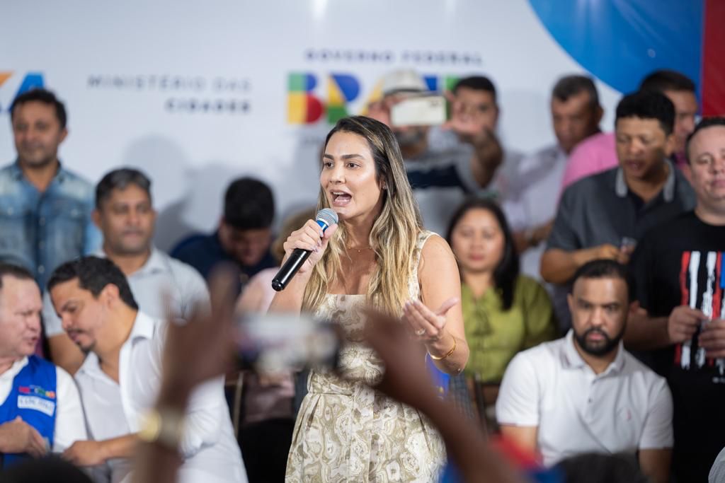 “Após anos de descaso, o nordeste volta a ser visto pelo governo federal”, diz senadora Ana Paula a ministro “Após anos de descaso, o nordeste volta a ser visto pelo governo federal”, diz senadora Ana Paula a ministro