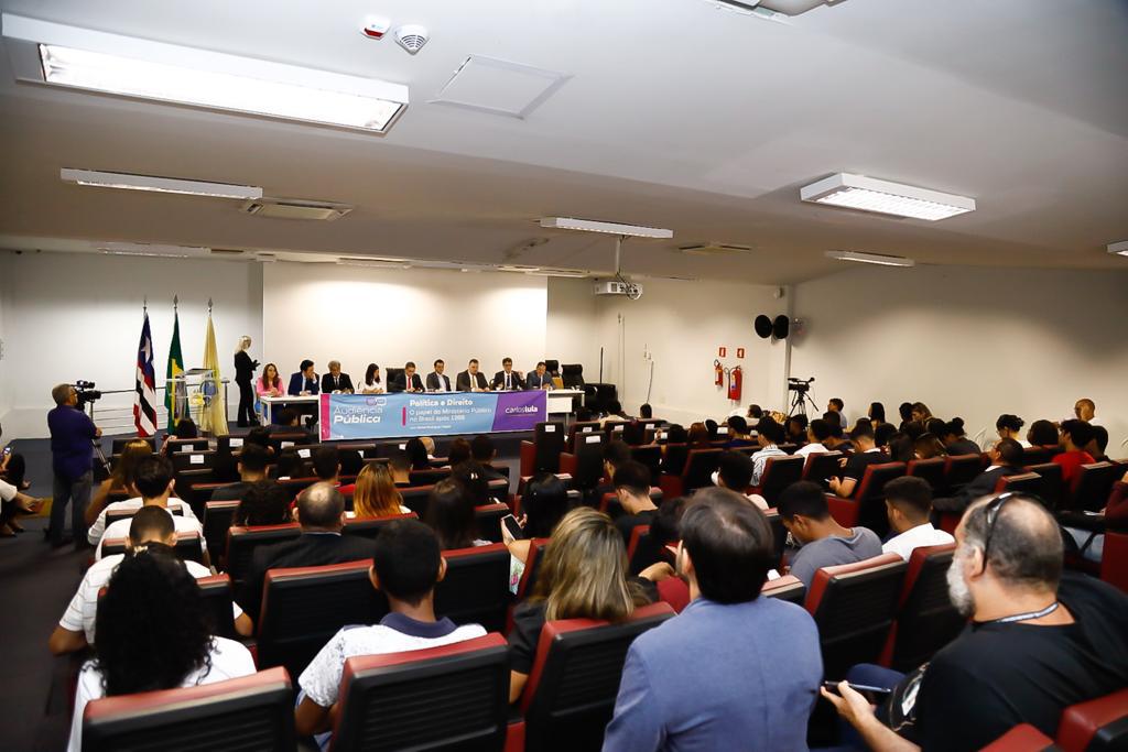 CCJ promove audiência pública e debate papel do Ministério Público após 1988 CCJ promove audiência pública e debate papel do Ministério Público após 1988