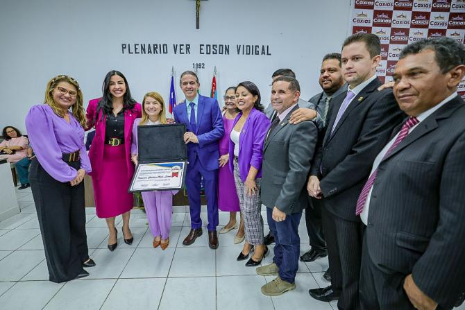 Iracema Vale recebe Título de Cidadã Caxiense em reconhecimento por serviços prestados ao município Iracema Vale recebe Título de Cidadã Caxiense em reconhecimento por serviços prestados ao município