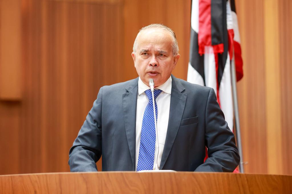 Júlio Mendonça cobra celeridade na execução da obra de recuperação da BR-135 Júlio Mendonça cobra celeridade na execução da obra de recuperação da BR-135