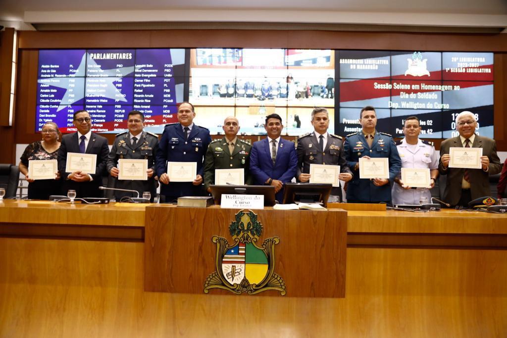 Assembleia Legislativa presta homenagem ao Dia do Soldado em sessão solene Assembleia Legislativa presta homenagem ao Dia do Soldado em sessão solene