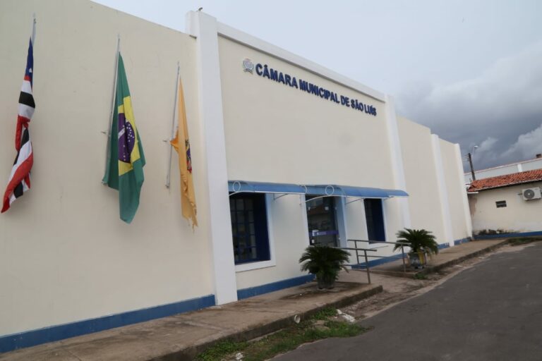 Câmara derruba vetos de Braide e aprova leis das escolas comunitárias e agentes de trânsito