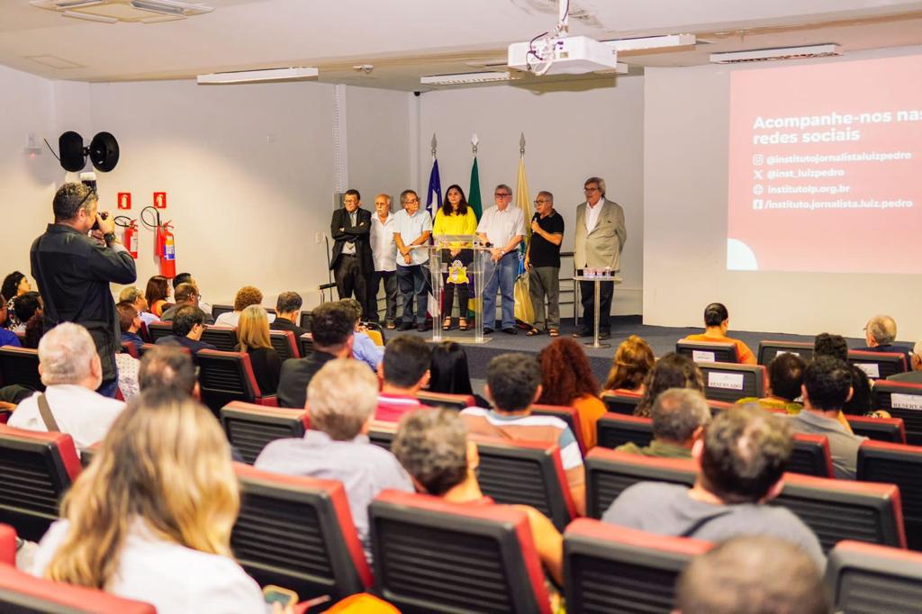 Instituto em homenagem ao jornalista Luiz Pedro é lançado na Assembleia Instituto em homenagem ao jornalista Luiz Pedro é lançado na Assembleia