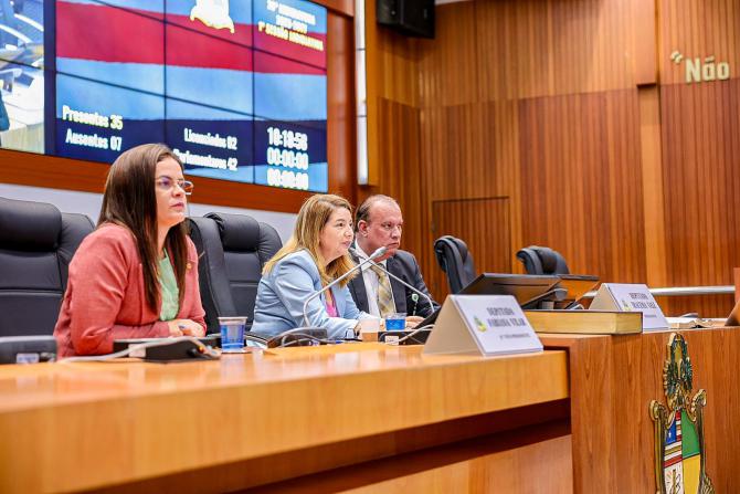 Iracema Vale reforça convite para evento que discutirá temática do suicídio nesta quarta-feira Iracema Vale reforça convite para evento que discutirá temática do suicídio nesta quarta-feira