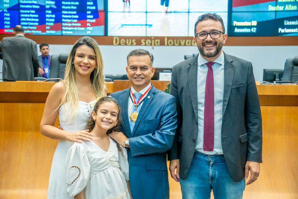 Assembleia concede Medalha ‘Manuel Beckman’ ao médico e deputado federal Allan Garcês Assembleia concede Medalha ‘Manuel Beckman’ ao médico e deputado federal Allan Garcês