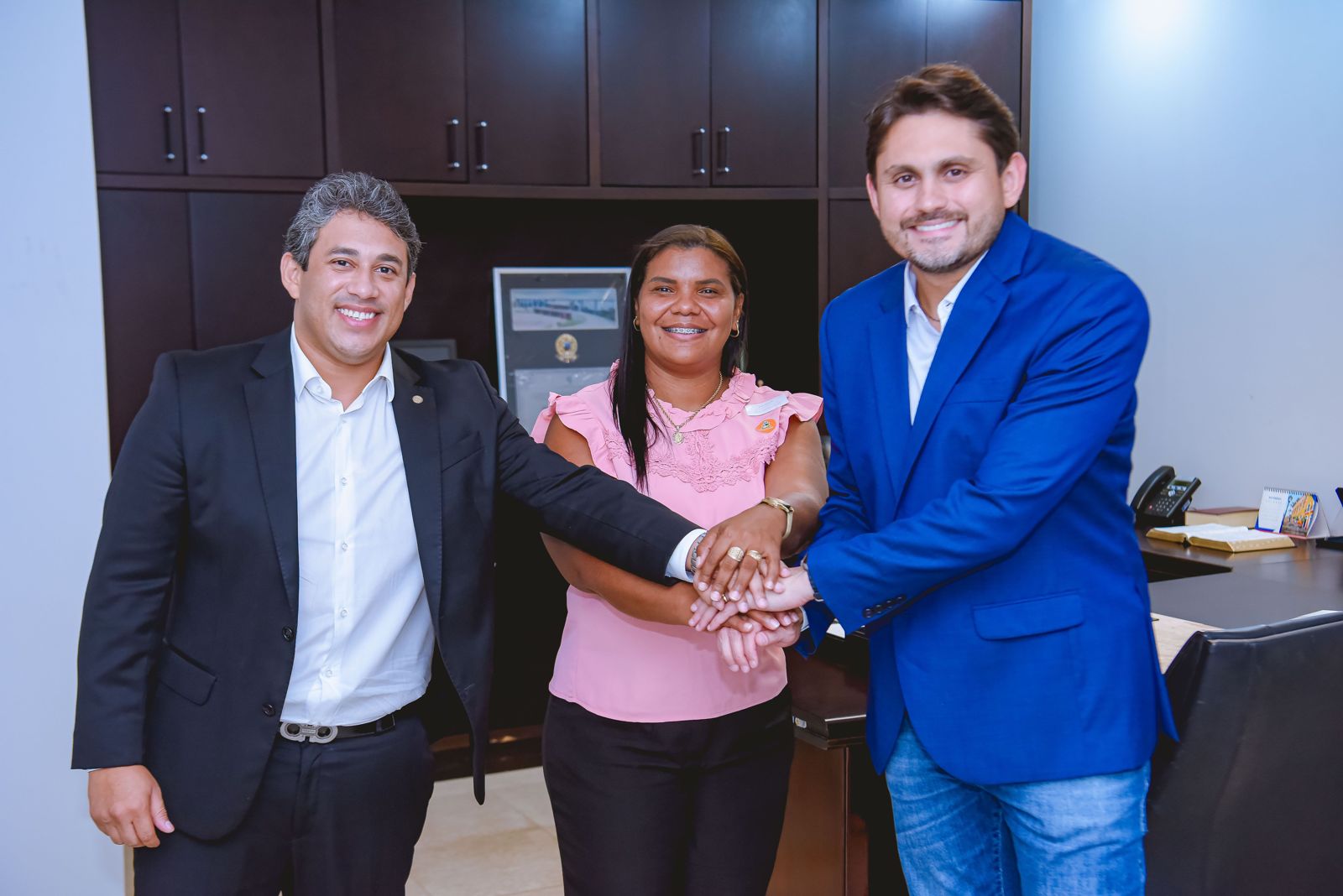 Osmar Filho se reúne com o Ministro das Comunicações e a pré-candidata a prefeita de Cajari, Mariana da Colônia, para tratar sobre a conectividade no município