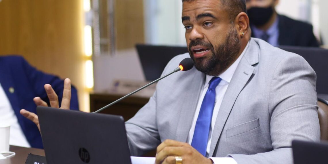 Paulo Victor mantém crescimento e encosta em Edivaldo, revela pesquisa para prefeito de São Luís Paulo Victor mantém crescimento e encosta em Edivaldo, revela pesquisa para prefeito de São Luís