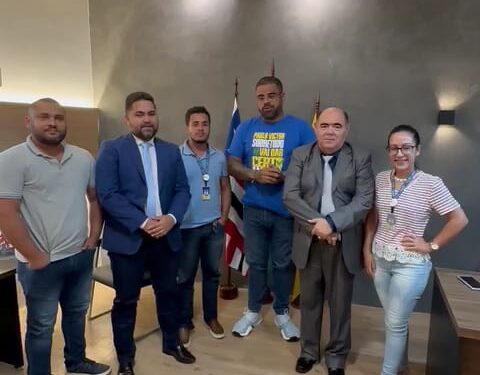 Paulo Victor se reúne com representantes de Sindicato dos servidores da Casa Paulo Victor se reúne com representantes de Sindicato dos servidores da Casa