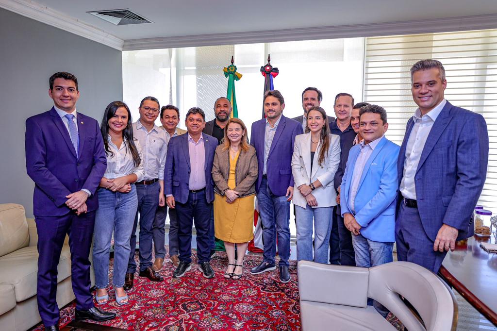 Deputados reúnem-se com ministro das Comunicações para tratar de serviços de telefonia móvel no Maranhão Deputados reúnem-se com ministro das Comunicações para tratar de serviços de telefonia móvel no Maranhão