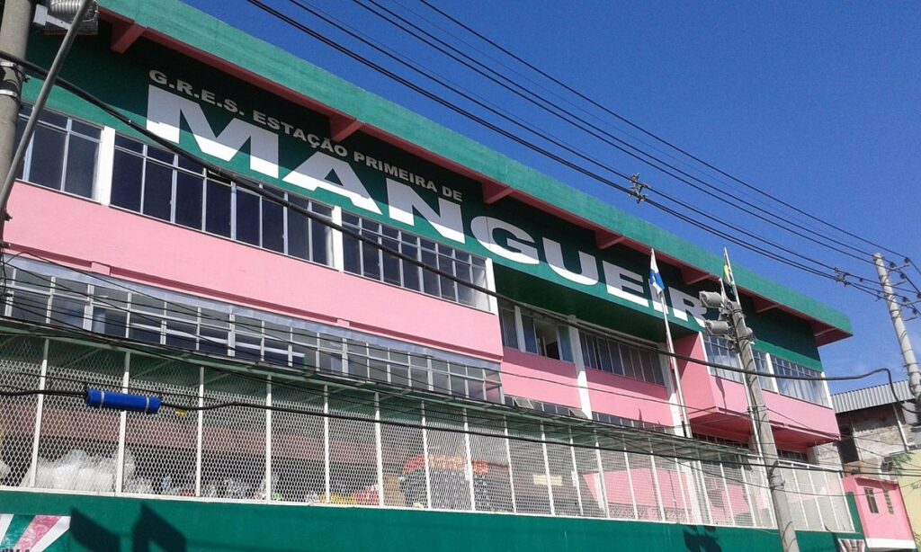Mangueira reabre a quadra neste sábado e inicia eliminatórias do seu samba-enredo em homenagem a Alcione Mangueira reabre a quadra neste sábado e inicia eliminatórias do seu samba-enredo em homenagem a Alcione