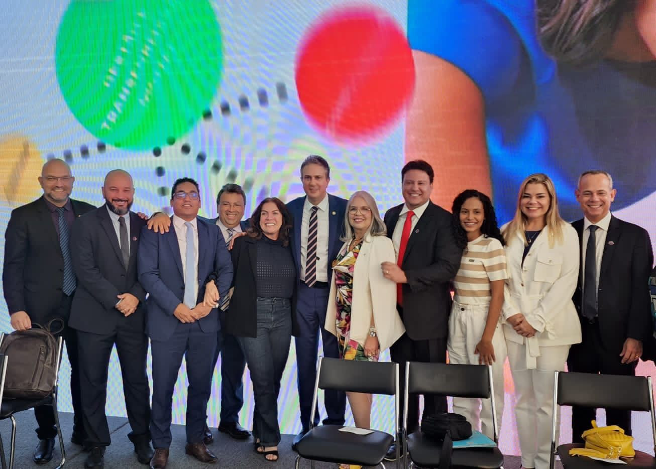 Felipe Camarão participa de lançamento da Estratégia Nacional de Escolas Felipe Camarão participa de lançamento da Estratégia Nacional de Escolas