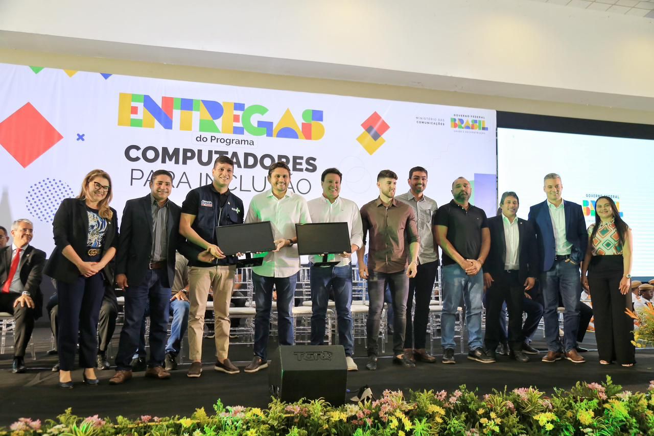 Mais conectividade e inclusão digital para nossas escolas e unidades de saúde. Mais conectividade e inclusão digital para nossas escolas e unidades de saúde.