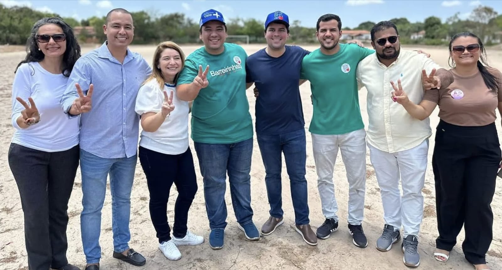 Ministro dos Esportes viabilizará novo campo de futebol para Barreirinhas a pedido de Vinícius Vale Ministro dos Esportes viabilizará novo campo de futebol para Barreirinhas a pedido de Vinícius Vale