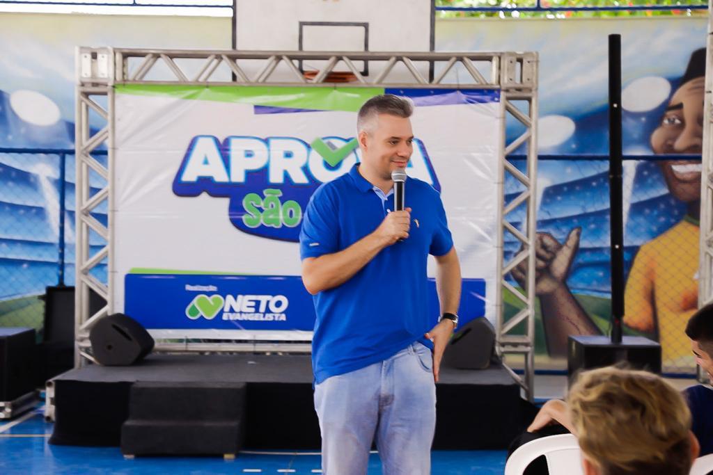 Neto Evangelista encerra temporada de aulões do Aprova São Luís com recorde de inscrições Neto Evangelista encerra temporada de aulões do Aprova São Luís com recorde de inscrições