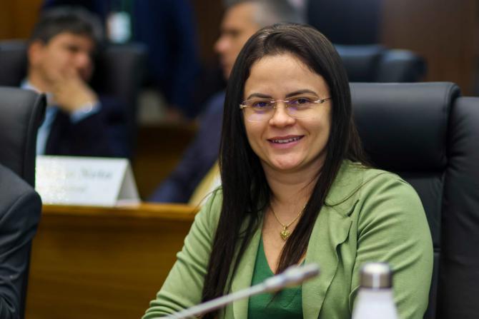 “Outubro Branco” – Aprovado PL de Fabiana Vilar que institui mês no calendário de eventos do Estado “Outubro Branco” – Aprovado PL de Fabiana Vilar que institui mês no calendário de eventos do Estado