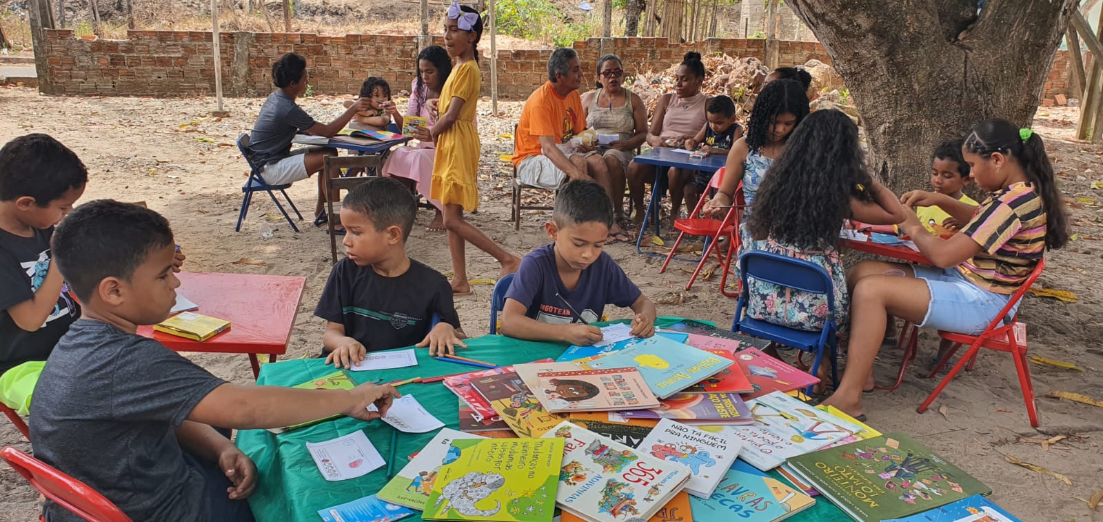 Leitura e atividades diversas marcam lançamento do Projeto Ler é Viver na Vila Maruaí