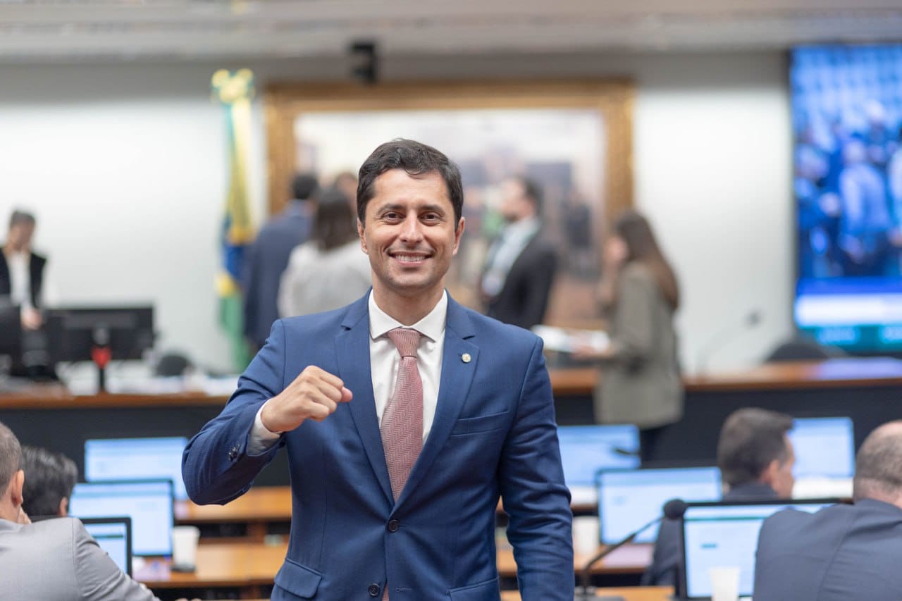 Projeto de Duarte que assegura repasse direto às escolas comunitárias é aprovado na Comissão de Educação da Câmara Projeto de Duarte que assegura repasse direto às escolas comunitárias é aprovado na Comissão de Educação da Câmara