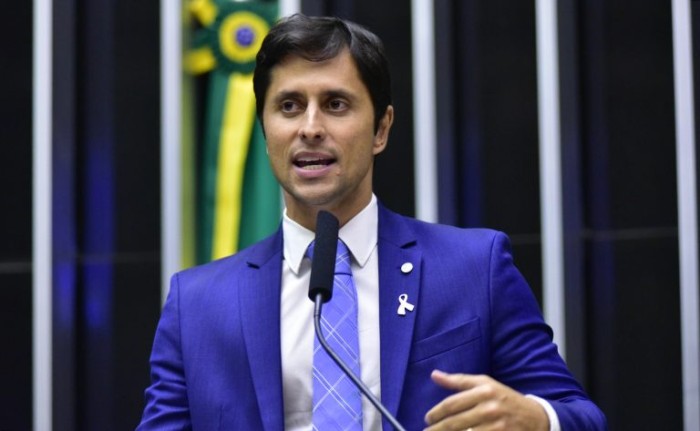 Proposta de Duarte prevê piso salarial para veterinários e zootecnistas de R$ 9.696 Proposta de Duarte prevê piso salarial para veterinários e zootecnistas de R$ 9.696