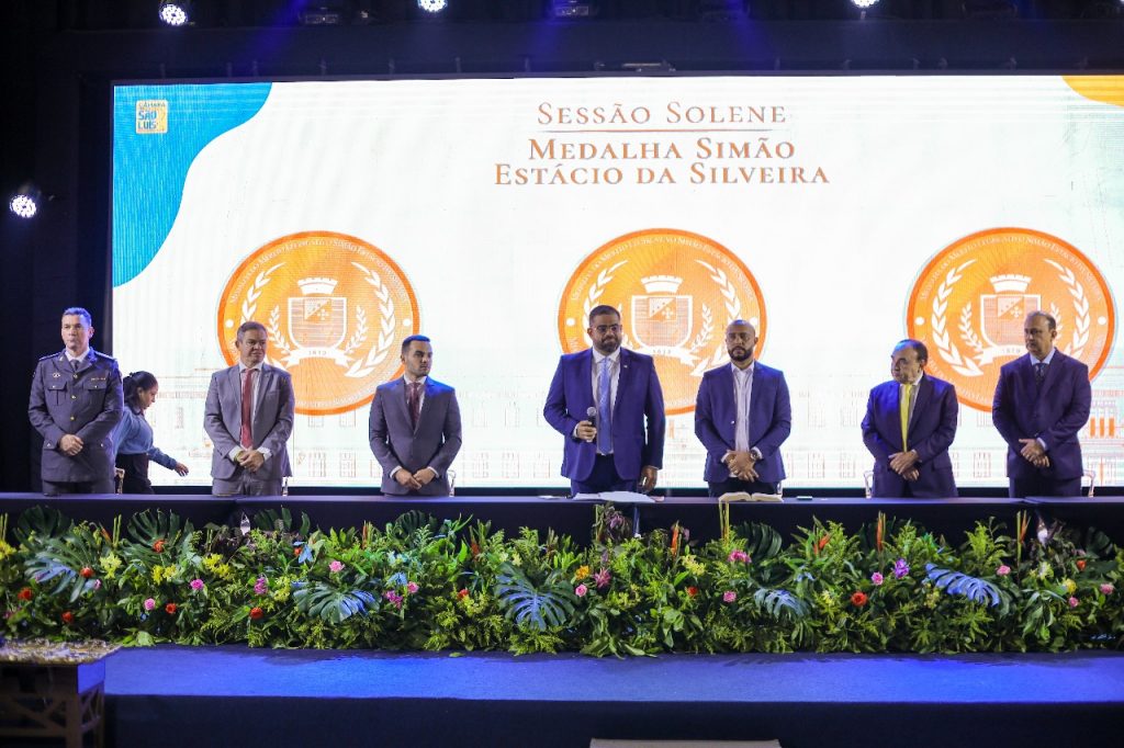 Em noite de homenagens, Câmara Municipal concede a medalha Simão Estácio da Silveira Em noite de homenagens, Câmara Municipal concede a medalha Simão Estácio da Silveira