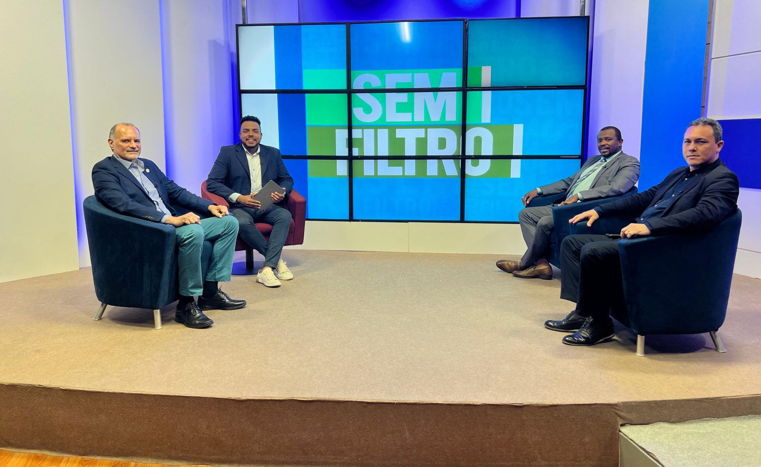 ‘SÓ COM A EDUCAÇÃO PODEMOS ACABAR COM A DESINFORMAÇÃO’, DIZ NOVO REITOR DA UFMA ‘SÓ COM A EDUCAÇÃO PODEMOS ACABAR COM A DESINFORMAÇÃO’, DIZ NOVO REITOR DA UFMA