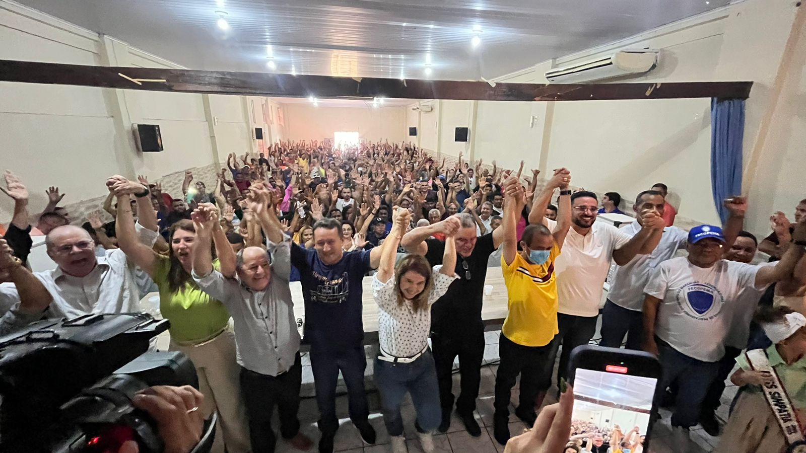 Vargem Grande: após encontro que selou união, frente de oposição definirá critérios de escolha do candidato a prefeito Vargem Grande: após encontro que selou união, frente de oposição definirá critérios de escolha do candidato a prefeito