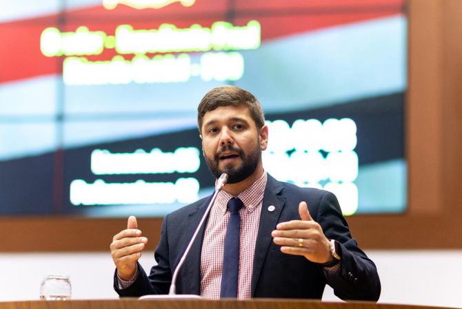 Deputado Ricardo Seidel afirma que Alema realiza feito histórico ao dar posse a vereador licenciado do cargo Deputado Ricardo Seidel afirma que Alema realiza feito histórico ao dar posse a vereador licenciado do cargo