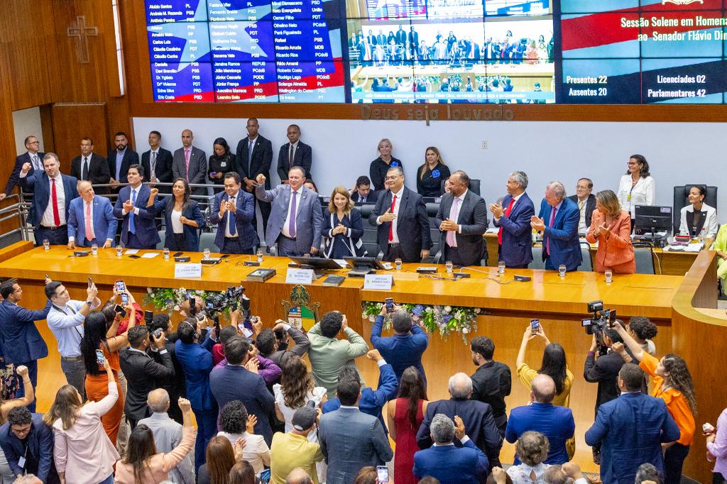 Assembleia Legislativa homenageia Flávio Dino em sessão solene Assembleia Legislativa homenageia Flávio Dino em sessão solene