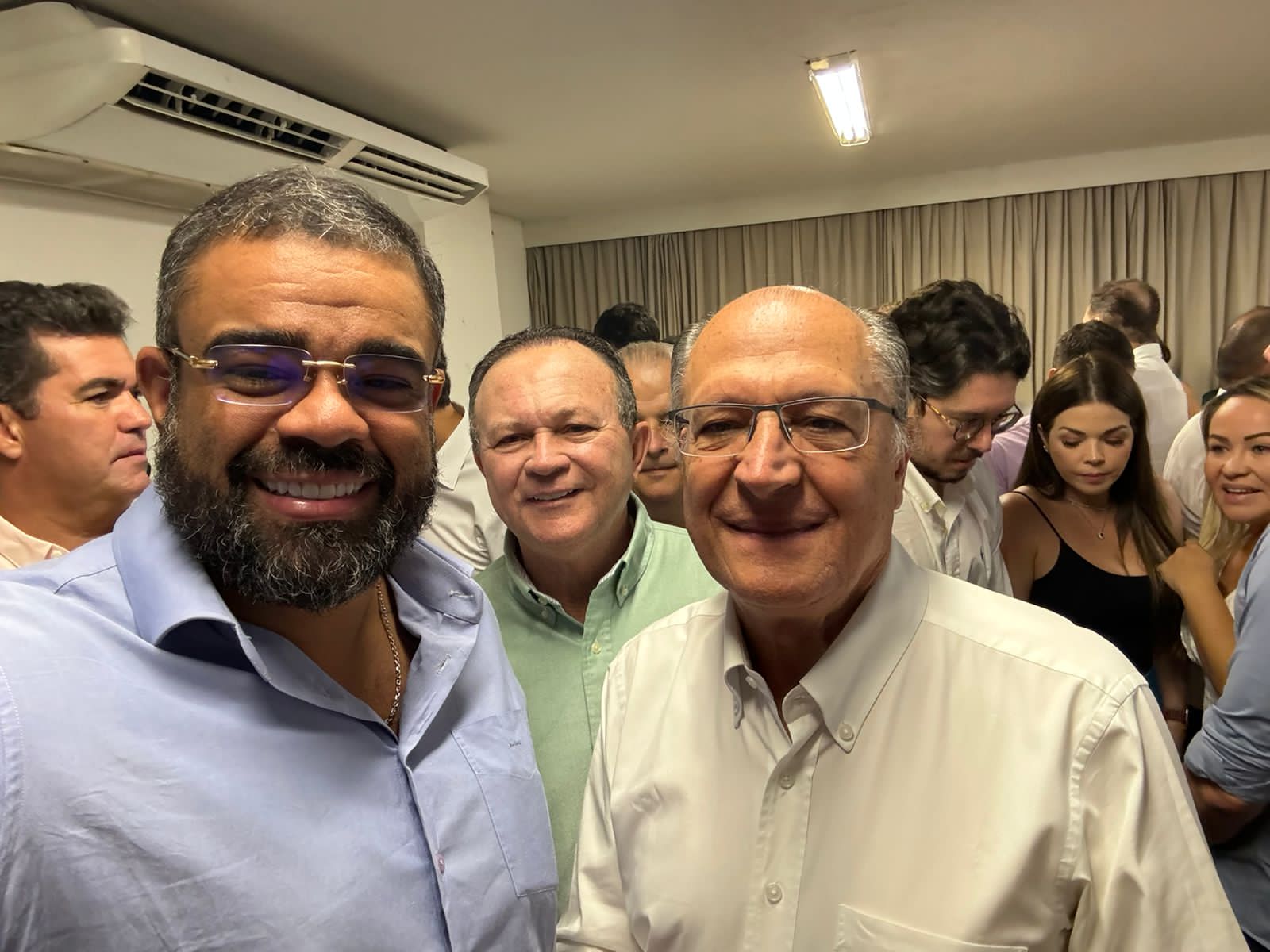 Paulo Victor e Brandão participam de grande ato de filiação do PSB no Ceará Paulo Victor e Brandão participam de grande ato de filiação do PSB no Ceará