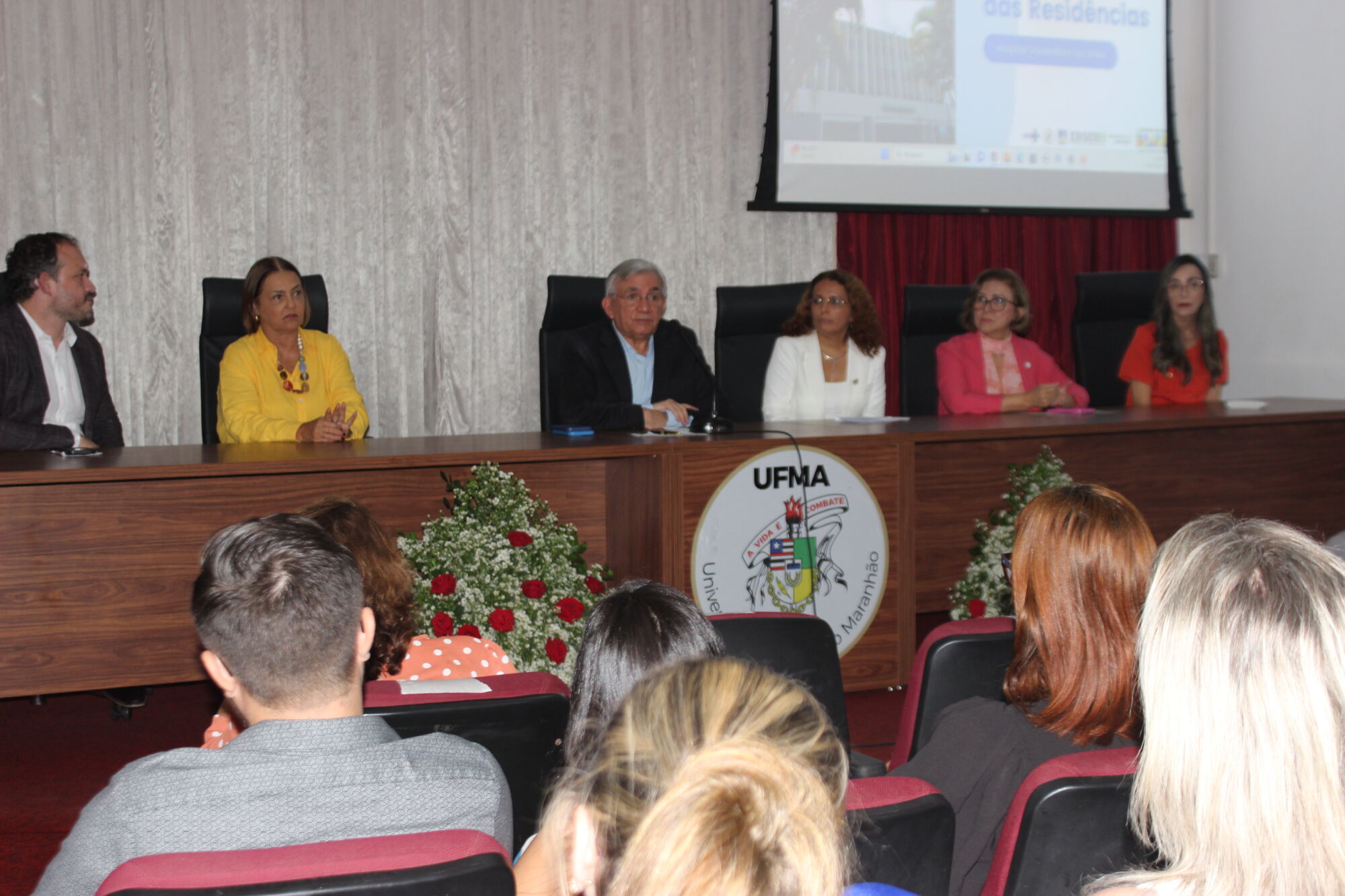 HU-UFMA entrega a sociedade 147 especialistas na área da saúde