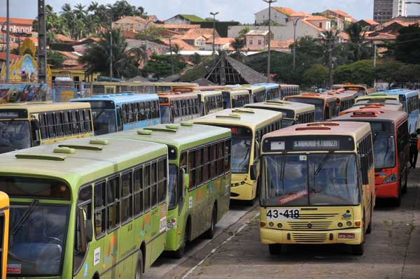 Rodoviários confirmam greve e São Luís amanhecerá na terça-feira, 6 de fevereiro, sem ônibus Rodoviários confirmam greve e São Luís amanhecerá na terça-feira, 6 de fevereiro, sem ônibus