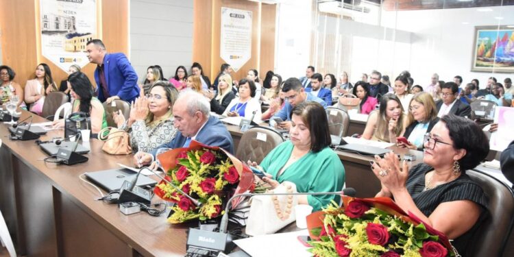 Câmara de São Luís homenageia mulheres empreendedoras em cerimônia especial Câmara de São Luís homenageia mulheres empreendedoras em cerimônia especial