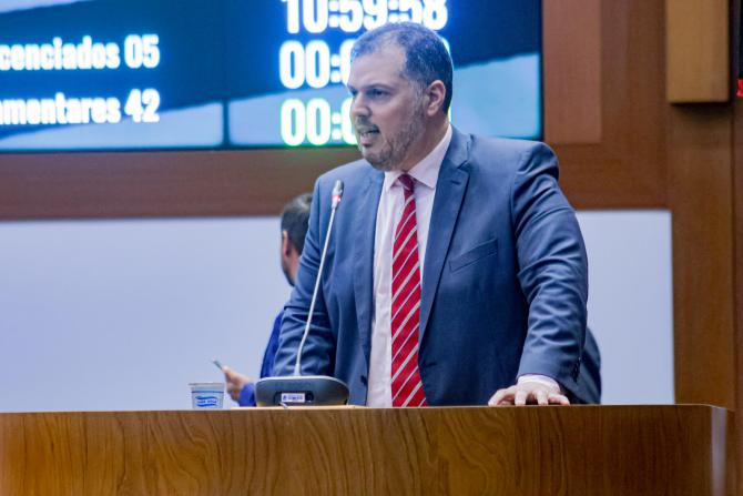 Rodrigo Lago propõe criação da carreira de magistério no Iema Rodrigo Lago propõe criação da carreira de magistério no Iema