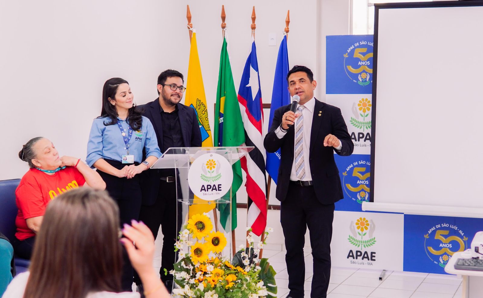Deputado Wellington propõe doação de emendas parlamentares para a APAE São Luís Deputado Wellington propõe doação de emendas parlamentares para a APAE São Luís