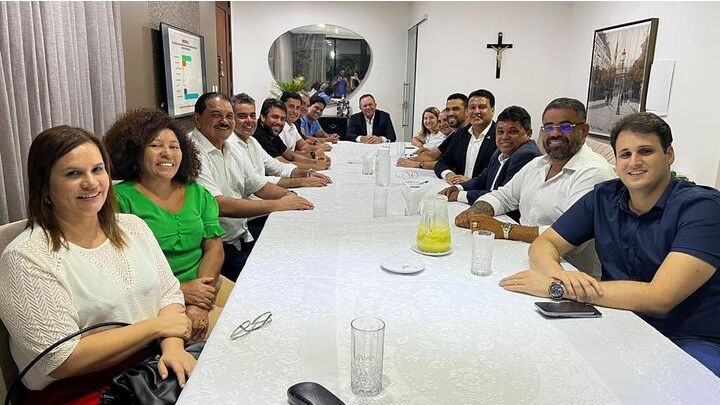 Carlos Brandão volta a reunir partidos da base aliada ao governo em meio ao acirramento político Carlos Brandão volta a reunir partidos da base aliada ao governo em meio ao acirramento político