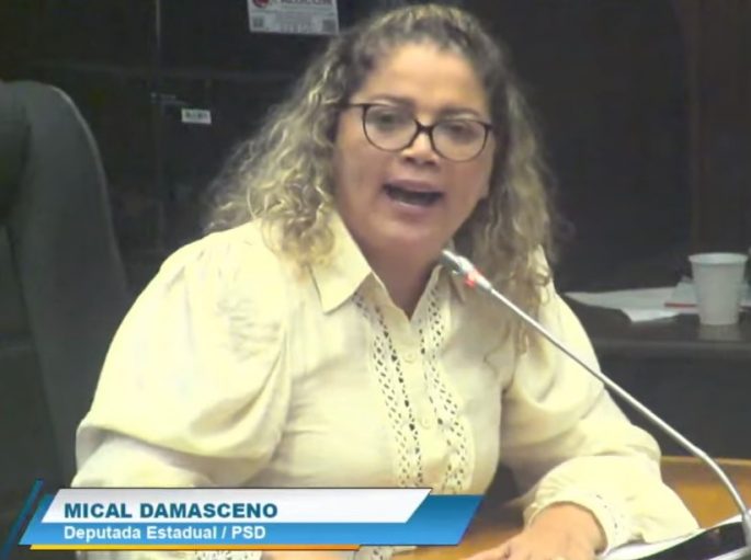 Vice-governador e ALEMA rebatem discurso polêmico da deputada Mical Damasceno, sobre encher plenário exclusivamente com “MACHOS” Vice-governador e ALEMA rebatem discurso polêmico da deputada Mical Damasceno, sobre encher plenário exclusivamente com “MACHOS”