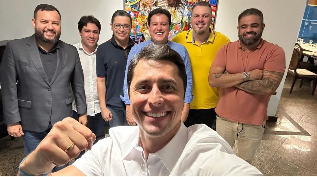 Lideranças políticas se aglutinam em torno de Duarte Lideranças políticas se aglutinam em torno de Duarte