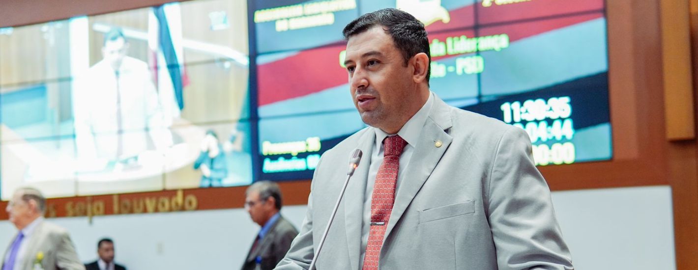 Deputado Soldado Leite relata reunião na Segurança Pública para discutir reivindicações dos militares Deputado Soldado Leite relata reunião na Segurança Pública para discutir reivindicações dos militares