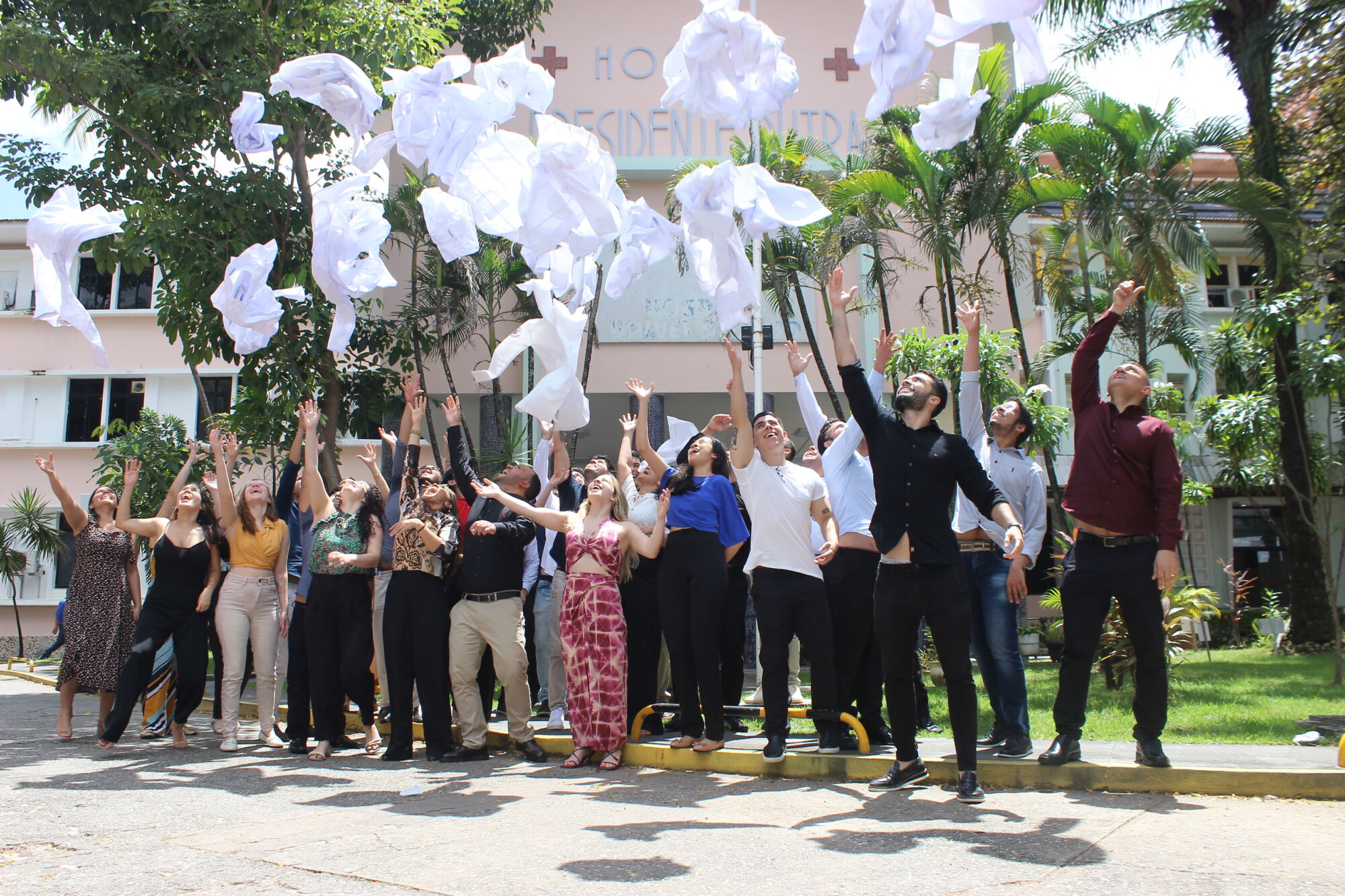 Alunos da turma 108 de Medicina encerram internado hospitalar no HU-UFMA