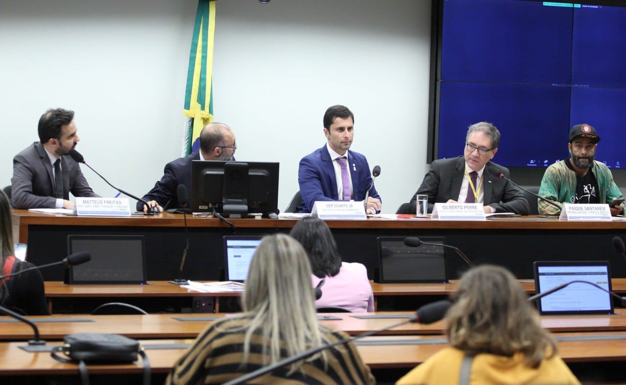 Em audiência pública proposta por Duarte, Câmara debate tarifa zero para mobilidade urbana Em audiência pública proposta por Duarte, Câmara debate tarifa zero para mobilidade urbana