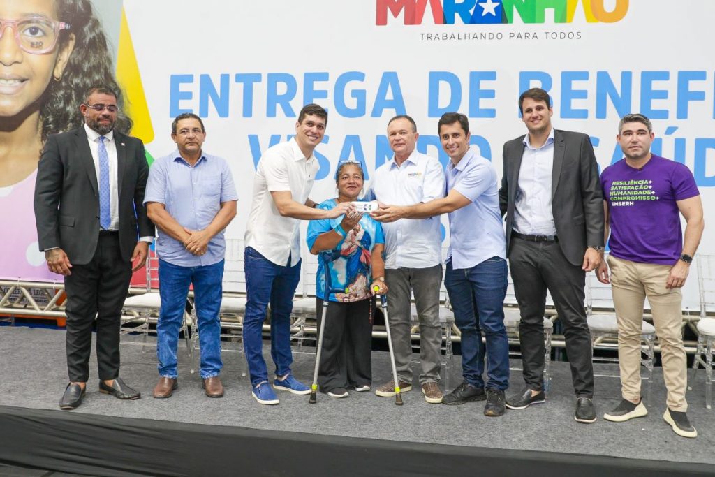 Paulo Victor prestigia ação que beneficiou mais de 4 mil pessoas com óculos de grau em São Luís Paulo Victor prestigia ação que beneficiou mais de 4 mil pessoas com óculos de grau em São Luís