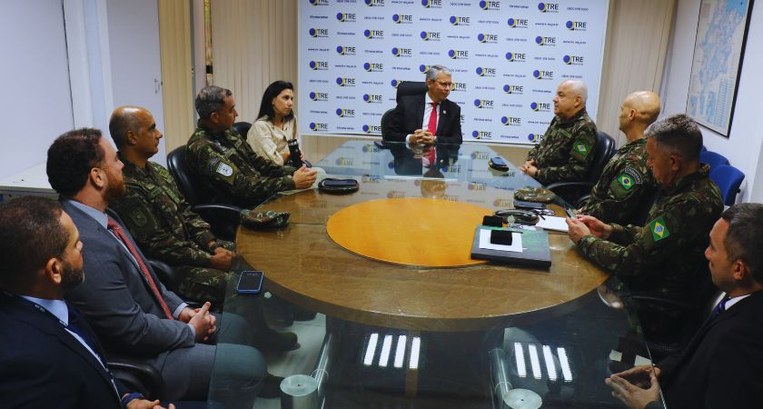 Justiça Eleitoral e Exército definem estratégias de segurança para as eleições no MA Justiça Eleitoral e Exército definem estratégias de segurança para as eleições no MA