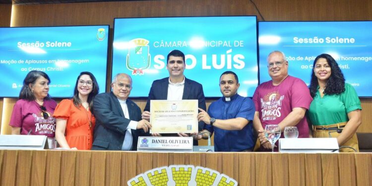 Câmara Municipal realiza sessão solene em homenagem a Dom Gilberto Pestana Câmara Municipal realiza sessão solene em homenagem a Dom Gilberto Pestana