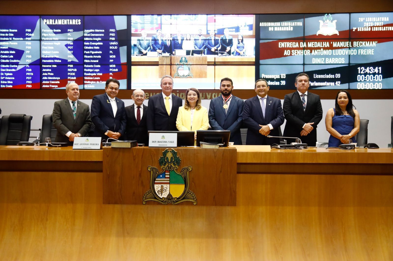 Dudu Diniz é homenageado com a Medalha Manuel Beckman na Assembleia Legislativa Dudu Diniz é homenageado com a Medalha Manuel Beckman na Assembleia Legislativa