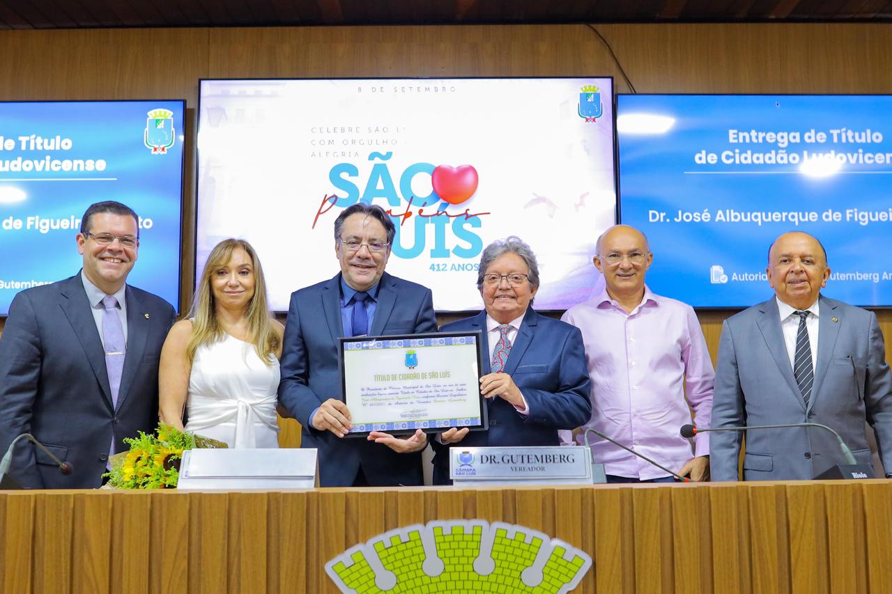 Câmara Municipal de São Luís, por meio do vereador Dr. Gutemberg, concede título de Cidadão Ludovicense ao presidente do CRM- MA, Dr. José Albuquerque Câmara Municipal de São Luís, por meio do vereador Dr. Gutemberg, concede título de Cidadão Ludovicense ao presidente do CRM- MA, Dr. José Albuquerque