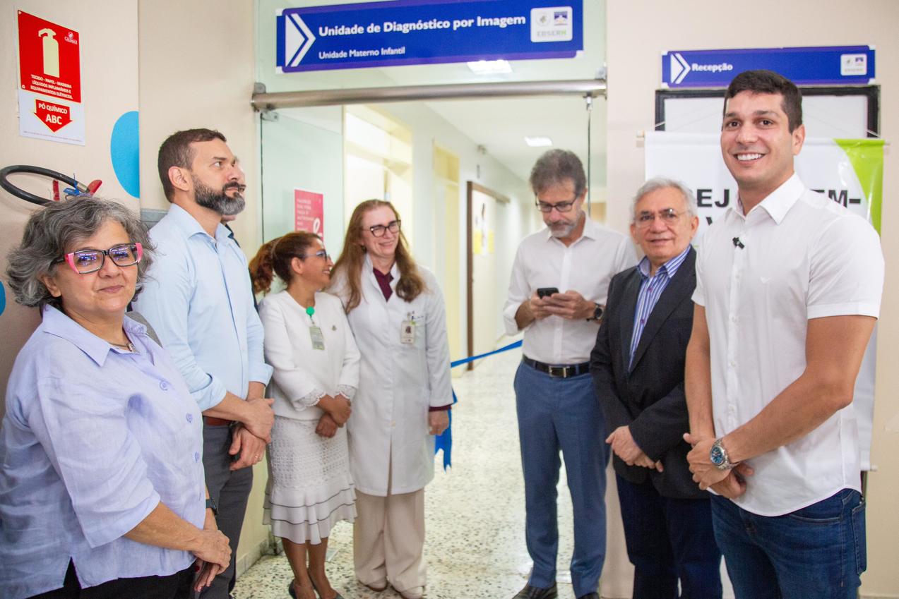 Tiago Fernandes participa da entrega de novo mamógrafo no HU-UFMA Tiago Fernandes participa da entrega de novo mamógrafo no HU-UFMA